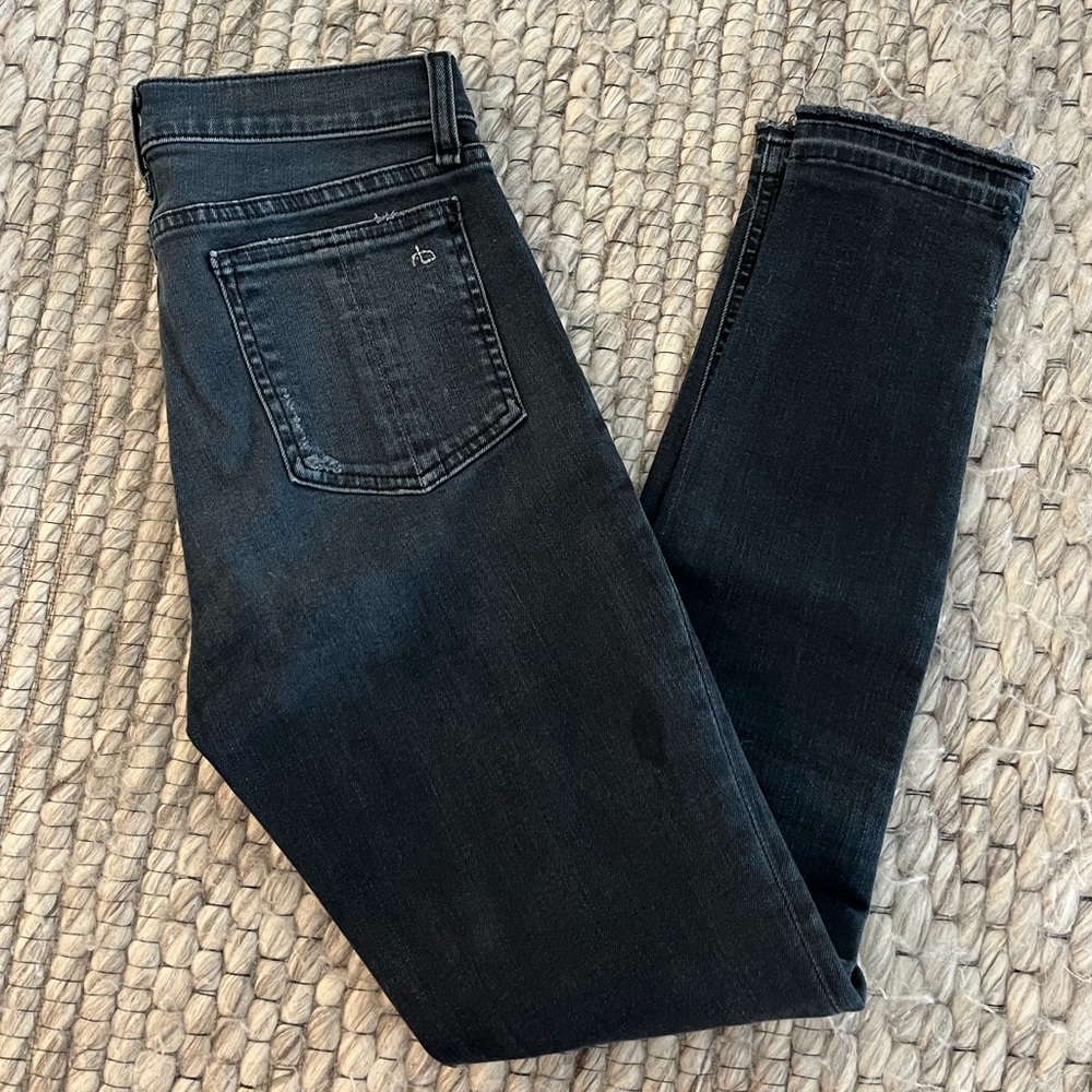 Rag & bone high waisted black skinny jeans w/ rip in one knee size 27